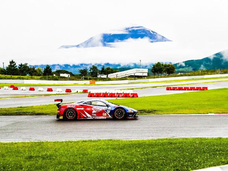 Aksi Rio Haryanto dan David Tjipto Geber Ferrari di Jepang