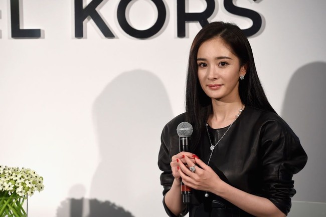 Seperti dikutip dari South China Morning Post, Yang Mi termasuk dalam deretan selebriti China yang bisa menghasilkan banyak uang dari media sosial. Memiliki lebih dari 77 juta pengikuti di Weibo, Yang Mi memang kerap menjadi endorser dari sejumlah brand high end. Foto: Getty Images
