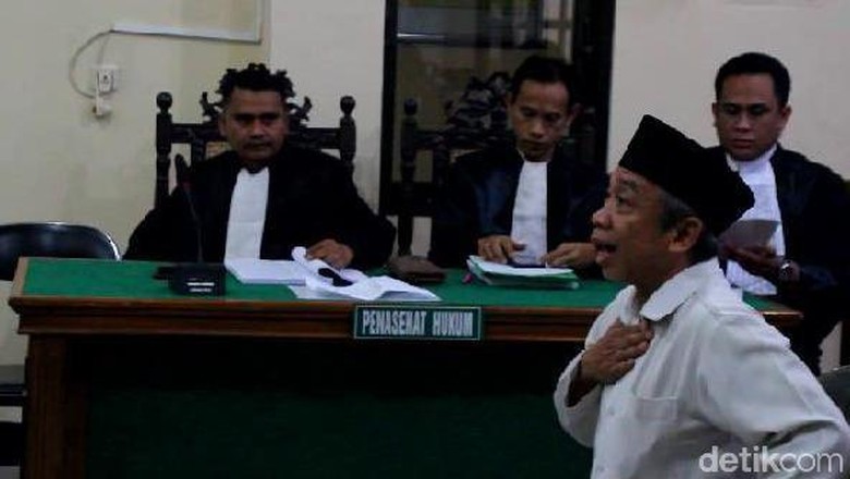 Sidang Lanjutan Qomar, Ketua Yayasan Umus Beri Kesaksian Sidang Lanjutan Qomar, Ketua Yayasan Umus Beri Kesaksian