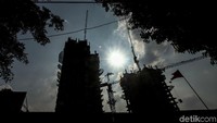 Beginilah pemandangan salah satu gedung bertingkat di Jakarta, Senin (8/7/2019).