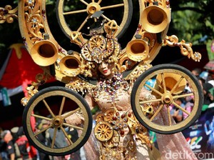Blue Fire Ijen Hingga Banyuwangi Ethno Carnival Ramaikan Event di Bulan Juli