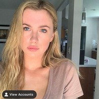 Putri artis Alec Baldwin dan Kim Basinger ini telah berjuang dengan masalah tubuhnya. Dia ingat bagaimana Ireland akan mengonsumsi makanan hanya satu gigitan dan harus lari ke kamar mandi atau minum pil pencernaan. Foto: Instagram @irelandbasingerbaldwin
