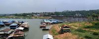  Rumah terapung Sangkhlaburi (John McMahon/BBC)