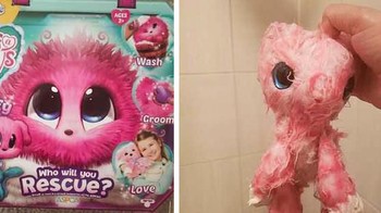 Berharap dapat boneka seperti gambar di kiri, nyatanya malah dapat yang model di kanan. (Foto: Reddit via Brightside)