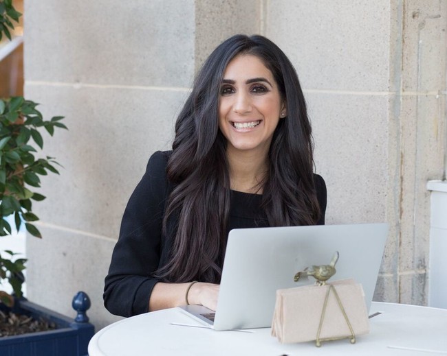 Noor Hibert mencerita kisah hidupnya hingga bisa sukses sebagai seorang pengusaha dan motivator. Wanita asal Inggris tersebut pernah menjadi cewek party di masa muda yang membawanya pada profesi sekarang.Foto: Instagram @mumprenoor