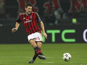 Daniele Bonera Resmi Kembali ke Milan