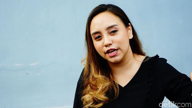 3 Kontroversi Salmafina Sunan, Lepas Hijab hingga Isu Pindah Agama