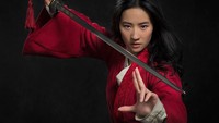 Pesona Liu Yifei dalam trailer Mulan yang baru saja dirilis berhasil menarik perhatian. Aktris cantik yang satu ini punya hobi makan es krim. Foto: Instagram @liuyifeibar