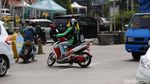 Jangan Ditiru! Aksi Pemotor Lawan Arus Demi Persingkat Waktu