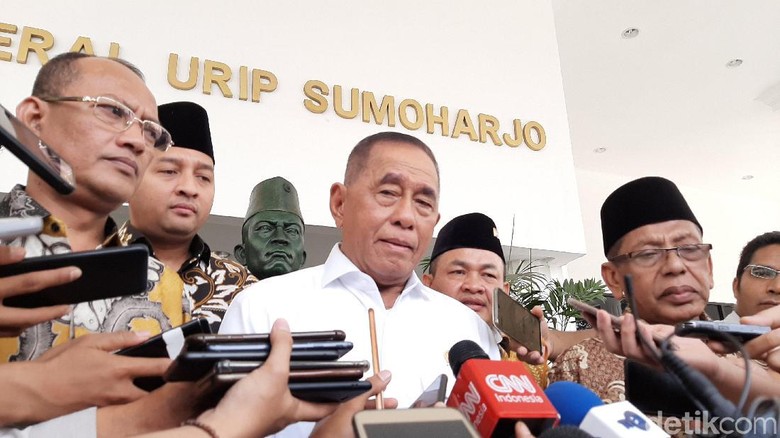 Menhan soal Pemulangan WNI Eks ISIS: Kalau Tak Mau Insaf, Nggak Bisa! Menhan soal Pemulangan WNI Eks ISIS: Kalau Tak Mau Insaf, Nggak Bisa!