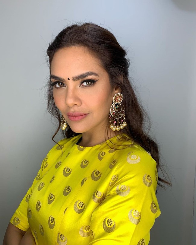 Seperti dilansir India Times, saat itu, Esha diketahui pergi keluar bersama teman-temannya untuk makan. Aktris berusia 33 tahun ini pun mengungkapkan masalah yang dihadapinya tentang bagaimana pria itu membuatnya merasa sangat tidak nyaman. Foto: Instagram @egupta