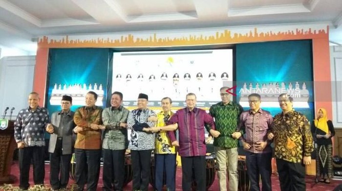 Gubernur Se-Sumatera Kumpul di Bengkulu Bahas Rel Kereta hingga Jalan Tol