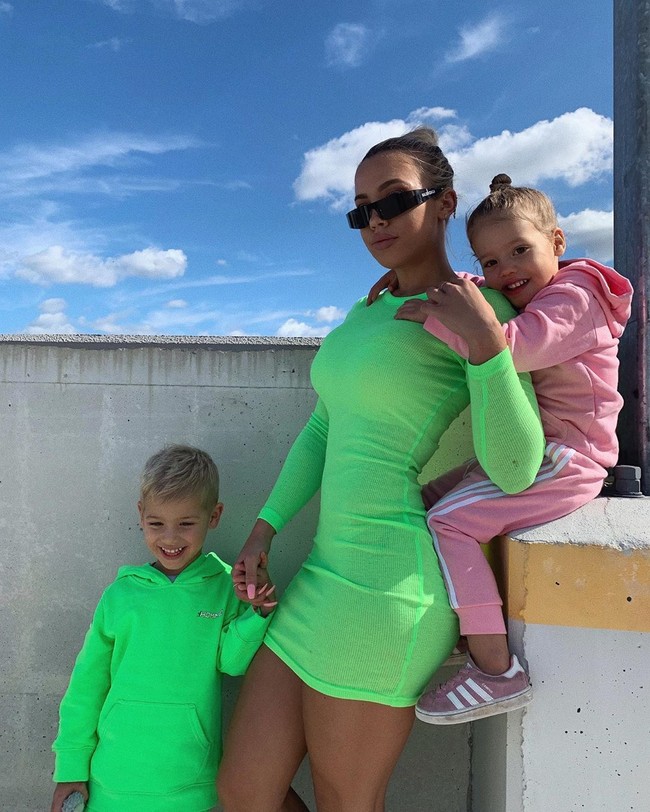 Tammy dikagumi karena penampilannya yang sungguh seksi meskipun sudah menjadi ibu dari dua anak. Dia pun pernah disebut oleh Khloe Kardashian sebagai inspirasi fitness. Foto: Instagram