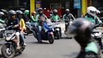 Jangan Ditiru! Aksi Pemotor Lawan Arus Demi Persingkat Waktu