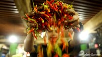 Meski begitu, Direktur Jenderal Hortikultura Kementerian Pertanian Suwandi, yang bertanggung jawab untuk urusan produksi, menjamin kekeringan yang terjadi di berbagai daerah saat ini tidak akan berdampak pada produksi cabai.