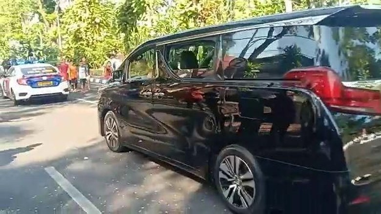 Khofifah Minta Maaf Soal Rombongannya Dikritik Terobos CFD Khofifah Minta Maaf Soal Rombongannya Dikritik Terobos CFD