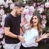 Setelah menyelesaikan kuliah, Noor melanjutkan kehidupan pestanya dengan bekerja di sebuah klub di Ibiza. Selama enam tahun, Noor pun bersenang-senang dengan profesinya hingga akhirnya hamil anak pertama.Foto: Instagram @mumprenoor