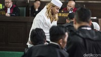 Vonis hakim lebih rendah ketimbang tuntutan jaksa penuntut umum dari Kejaksaan Negeri Bogor. Dalam sidang tuntutan sebelumnya, Bahar dituntut hukuman 6 tahun penjara dan denda Rp 50 juta subsider 3 bulan kurungan. ANTARA FOTO/M Agung Rajasa.
