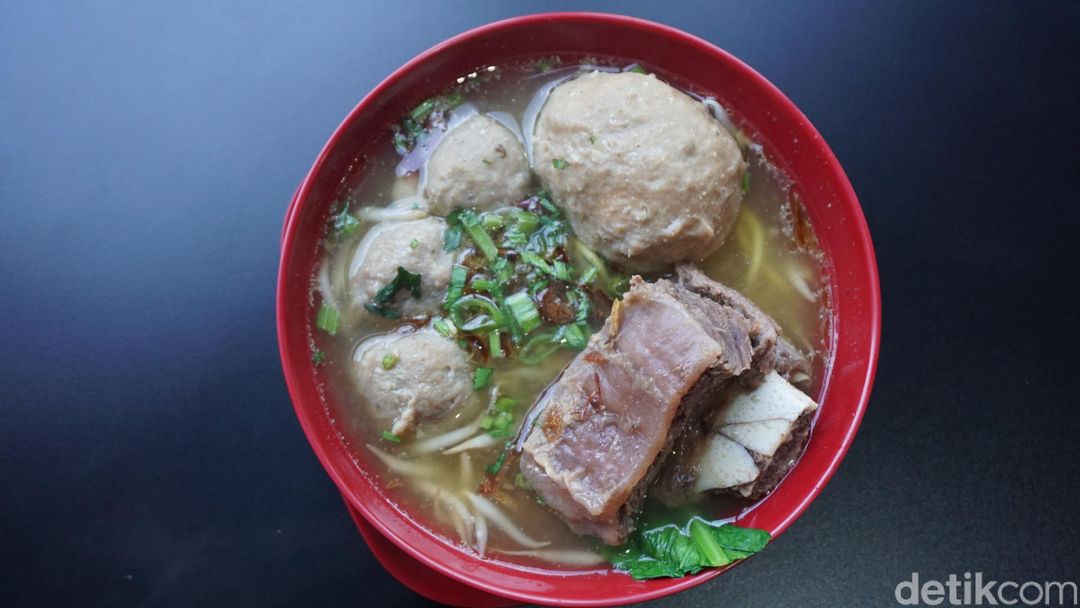 bakso semox madam dewin