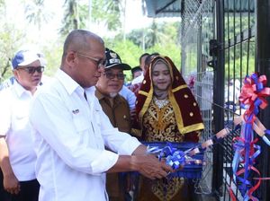 PTBA Beri Bantuan Pompa Air hingga Bus Sekolah untuk Warga Sumbar