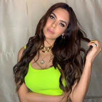 Terlepas dari kontroversinya, pemilik akun Instagram @egupta yang telah mempunyai 4,1 juta pengikut ini mengawali kariernya sebagai model. Ia pun menjadi populer lewat berbagai film Bollywood yang dibintanginya, diantaranya Rustom, dan One Day:Justice Delivered. Foto: Instagram @egupta