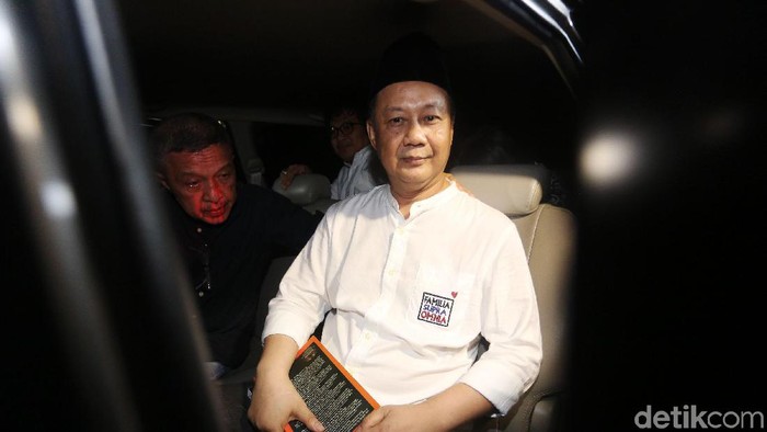 Mantan Ketua Badan Penyehatan Perbankan Nasional (BPPN) Syafruddin Arsyad Temenggung keluar dari rumah tahanan (rutan) KPK, Selasa (9/7/2019). Syafruddin dilepas berdasarkan putusan kasasi Mahkamah Agung (MA) yang diajukannya terkait perkara dugaan korupsi dalam penerbitan Surat Keterangan Lunas Bantuan Likuiditas Bank Indonesia (SKL BLBI).