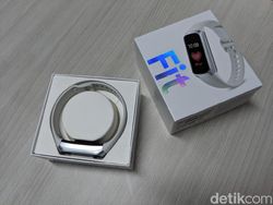 Unboxing Galaxy Fit, Gelang Pintar Samsung Pesaing Mi Band 4