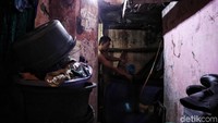 Warga mengaku, kebutuhan air mereka tidak pernah terpenuhi sepanjang tahun.