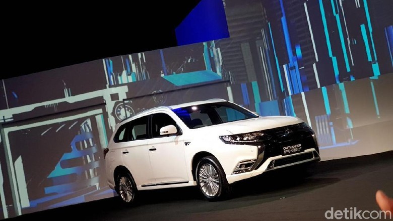 Mitsubishi Outlander PHEV. Foto: Rizki Pratama/detikOto Mitsubishi Outlander PHEV. Foto: Rizki Pratama/detikOto
