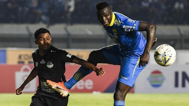 Striker Anyar Persib Siap Gantikan Peran N'Douassel