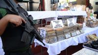 Paket-paket kokain yang sudah diamankan (AFP)