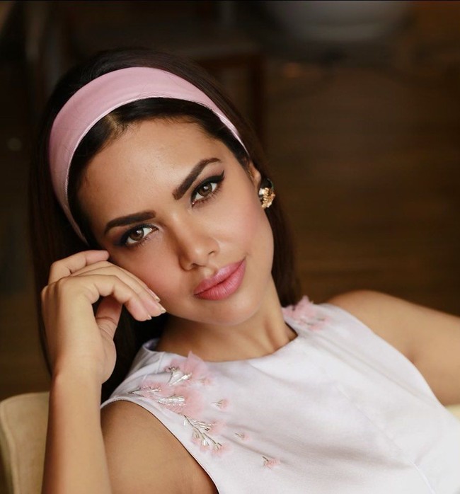 Ini bukan tentang menjadi selebritis. Apa yang harus dilalui wanita normal? Bagaimana bisa seorang pria berada di atas hukum. Saya sedang makan malam. Dia datang jauh kemudian dan mengambil meja di hadapan kami. Mengapa laki-laki berpikir bahwa itu tidak apa-apa, ungkap Esha. Foto: Instagram @egupta