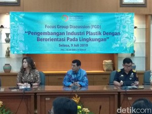 Kemenperin, Bea Cukai dan Produsen Kumpul Bahas Masalah Kantong Plastik