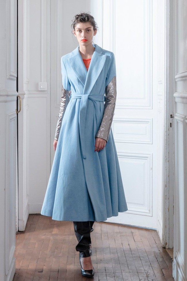 Koleksi fall winter 2019 dari desainer Didit Hediprasetyo yang ditampilkan di situs Vogue Prancis. Foto: dok. Didit Hediprasetyo.