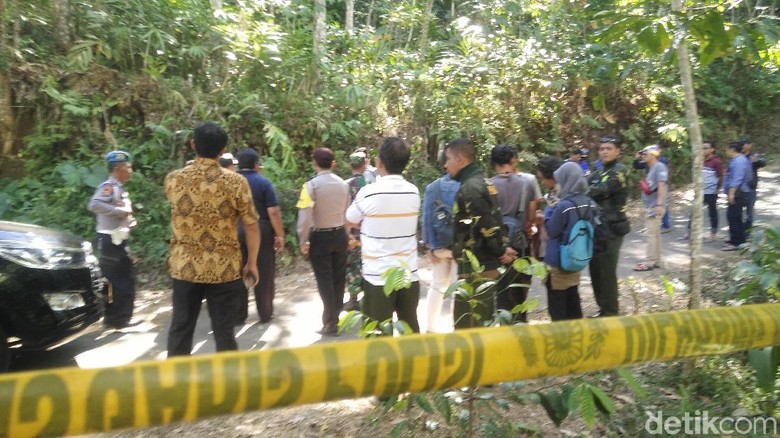 Ngeri! Aksi Mutilasi Dilakukan Pelaku di Dalam Mobil Milik Korban Ngeri! Aksi Mutilasi Dilakukan Pelaku di Dalam Mobil Milik Korban