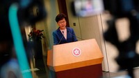 Pemimpin Hong Kong, Carrie Lam, memberikan keterangan kepada awak media terkait kelanjutan RUU Ekstradisi, Selasa (9/7/2019) waktu setempat. Tyrone Siu/Reuters.