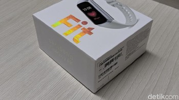 Layaknya gelang pintar lainnya, Galaxy Fit dapat melacak berbagai aktivitas yang pengguna, seperti lair, bersepeda hingga hiking. Foto: Adi Fida Rahman/detikINET