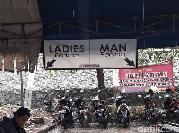 Penampakan Parkiran RSUD Depok yang Viral Pisahkan Pria-Wanita