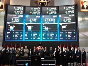 4 Perusahaan Catatkan Saham Berbarengan, 3 Kena Auto Reject