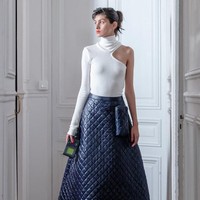 Koleksi fall winter 2019 dari desainer Didit Hediprasetyo yang ditampilkan di situs Vogue Prancis. Foto: dok. Didit Hediprasetyo.