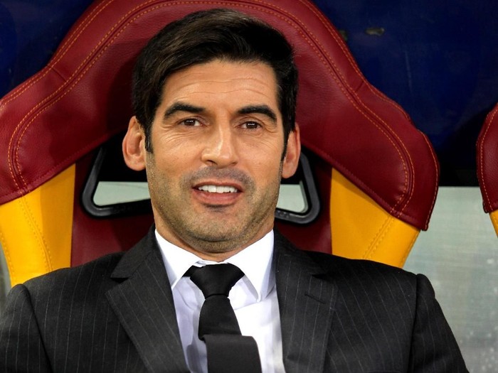ROME, ITALY - MARCH 13:  Shakhtar Donetsk head coach Paulo Fonseca looks on during the UEFA Champions League Round of 16 Second Leg match between AS Roma and Shakhtar Donetsk at Stadio Olimpico on March 13, 2018 in Rome, Italy.  (Photo by Paolo Bruno/Getty Images)