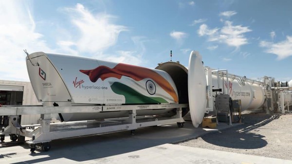 Di India, Virgin Hyperloop One akan melalui proses pengadaan untuk pembangunan layanan antara Kota Mumbai dan Pune yang berjarak sekitar 120 km (Virgin Hyperloop One/CNN) Di India, Virgin Hyperloop One akan melalui proses pengadaan untuk pembangunan layanan antara Kota Mumbai dan Pune yang berjarak sekitar 120 km (Virgin Hyperloop One/CNN)