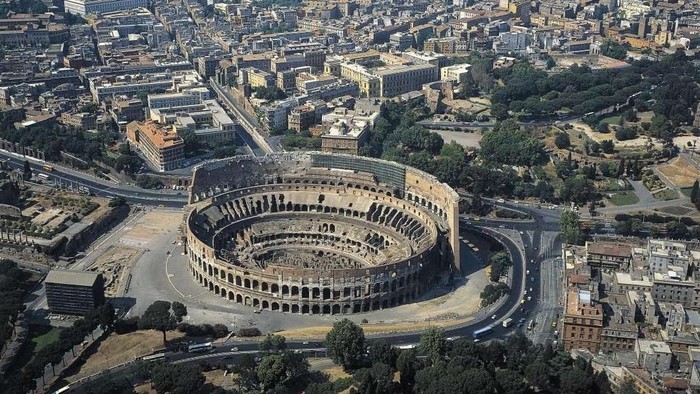 Colosseum Beragam pemandangan menarik ini dipotret dari udara. Penasaran apa saja? Yuk, lihat.
