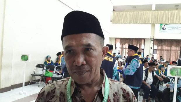 Kepala Bidang Perbekalan PPIH Asrama Haji Embarkasi Bekasi, Anwar Sanusi