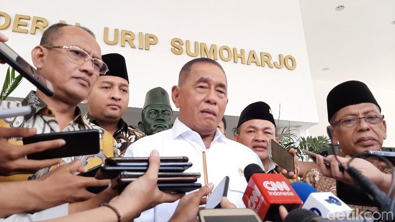 Menhan Ingatkan TNI Setia Pancasila: Sudah Janji Kepada Negara Menhan Ingatkan TNI Setia Pancasila: Sudah Janji Kepada Negara