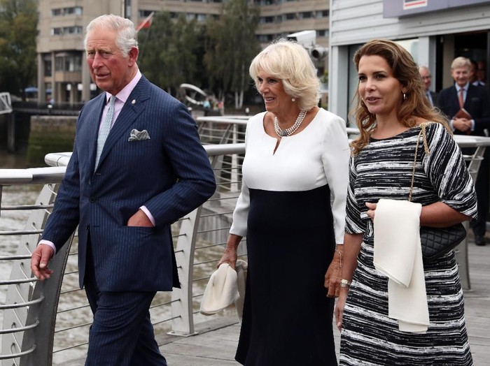 Putri Haya (kanan) bersama Pangeran Charles dan Camilla Parker Bowles. (Foto: Dan Kitwood/Getty Images) Putri Haya (kanan) bersama Pangeran Charles dan Camilla Parker Bowles. (Foto: Dan Kitwood/Getty Images)
