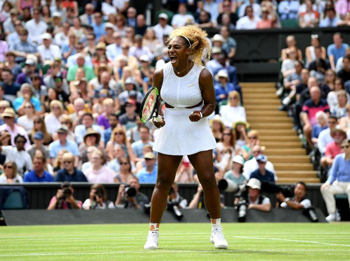 Serena Williams lolos ke semifinal Wimbledon 2019. (Foto: Mike Hewitt / Getty Images)