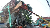 Cor beton proyek Tol Bogor Outer Ring Road (Tol BORR) ambruk ke jalan arteri. Peristiwa ini terjadi sekitar pukul 05.15 WIB di di lokasi Proyek Jalan Tol Bogor Ring Road Seksi IIIA (Simpang Yasmin- Simpang Semplak) arah menuju Parung, Rabu (10/7/2019).