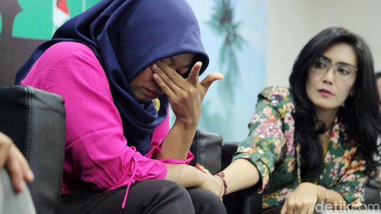 Muncul Petisi #SaveIbuNuril, Tuntut Bebaskan Baiq Nuril dari Jerat UU ITE Muncul Petisi #SaveIbuNuril, Tuntut Bebaskan Baiq Nuril dari Jerat UU ITE