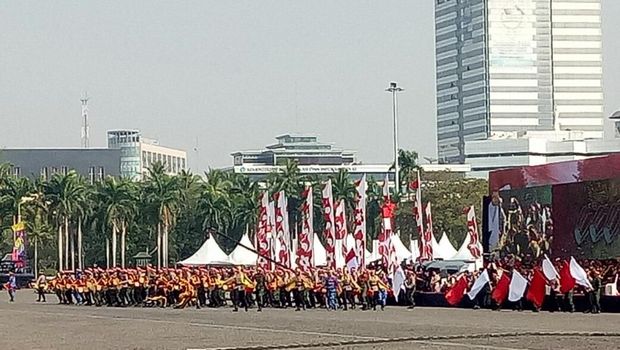 Atraksi di HUT Bhayangkara ke-73 di Monas, Jakpus.